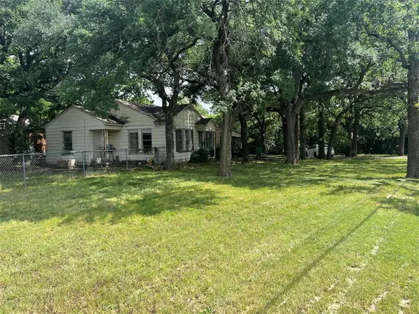 800 Audra Lane, Denton, TX 76209