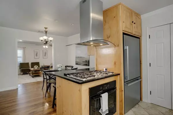 2801 W Bewick Street, Fort Worth, TX 76109