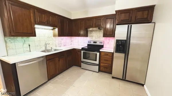 12 Sipp Ave, Clifton City, NJ 07013