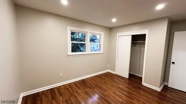 12 Sipp Ave, Clifton City, NJ 07013