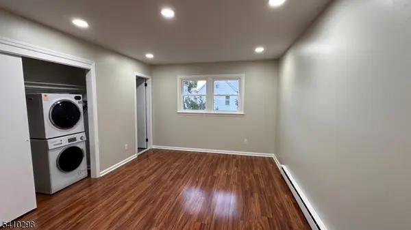 12 Sipp Ave, Clifton City, NJ 07013