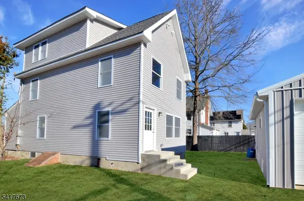 24 John St, Helmetta Boro, NJ 08828