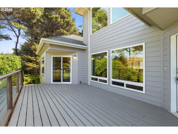 5220 SW NEAL AVE, Waldport, OR 97394