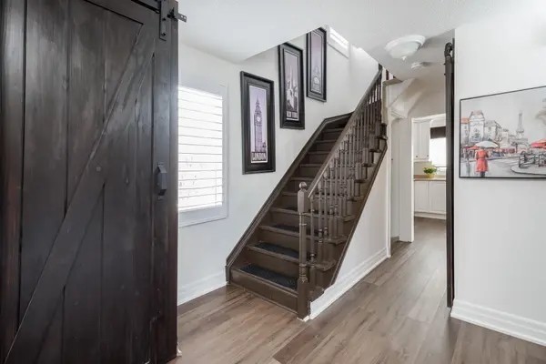 630 Sultana SQ, Pickering, ON L1V 3Y3