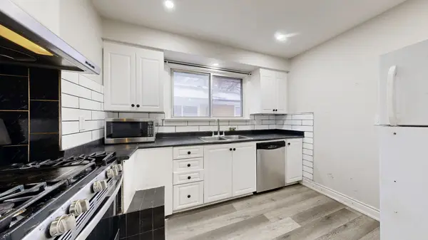 Toronto E10, ON M1E 3V9,3 Valia RD