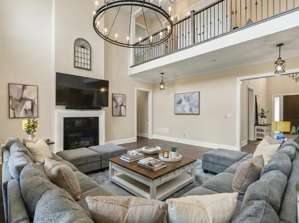 21 Dexshire DR, Ajax, ON L1Z 0T8