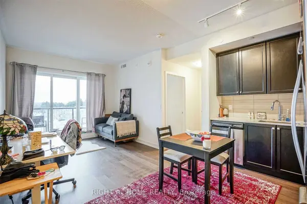 555 William Graham DR #324, Aurora, ON L4G 3H9