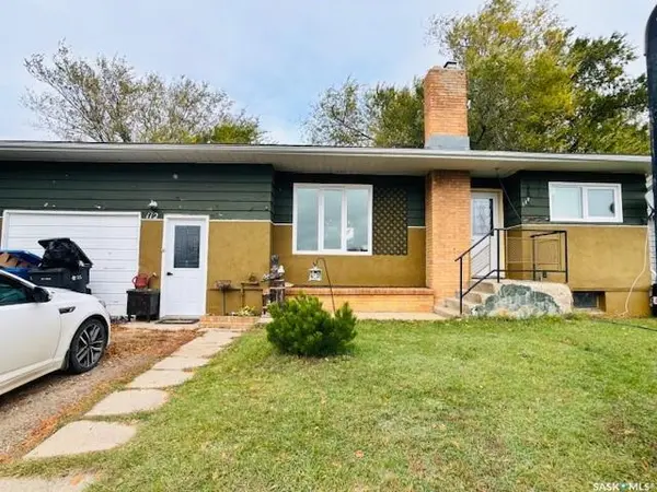 112 Fraser AVENUE, Oxbow, SK S0C 2B0