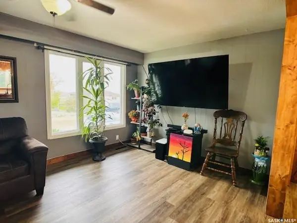 112 Fraser AVENUE, Oxbow, SK S0C 2B0