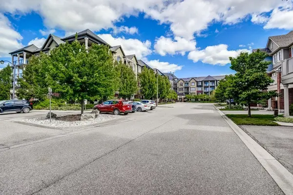 3060 Rotary WAY W #201, Burlington, ON L7M 0G9