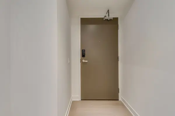 448 Burnhamthorpe RD #1501, Mississauga, ON L5B 0R4