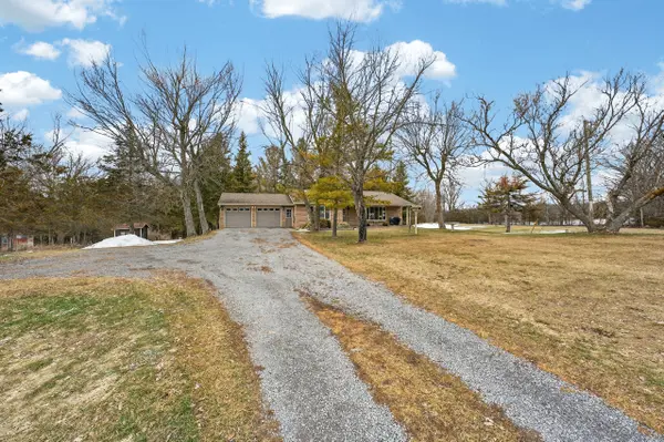 331 Salmon River RD, Greater Napanee, ON K0K 2W0