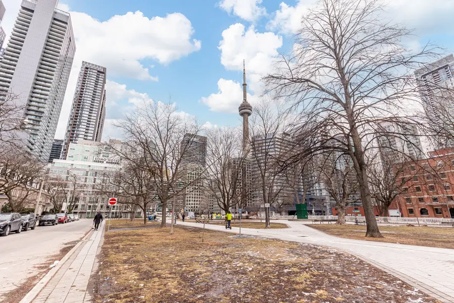 350 Wellington ST W #G09, Toronto C01, ON M5V 3W9