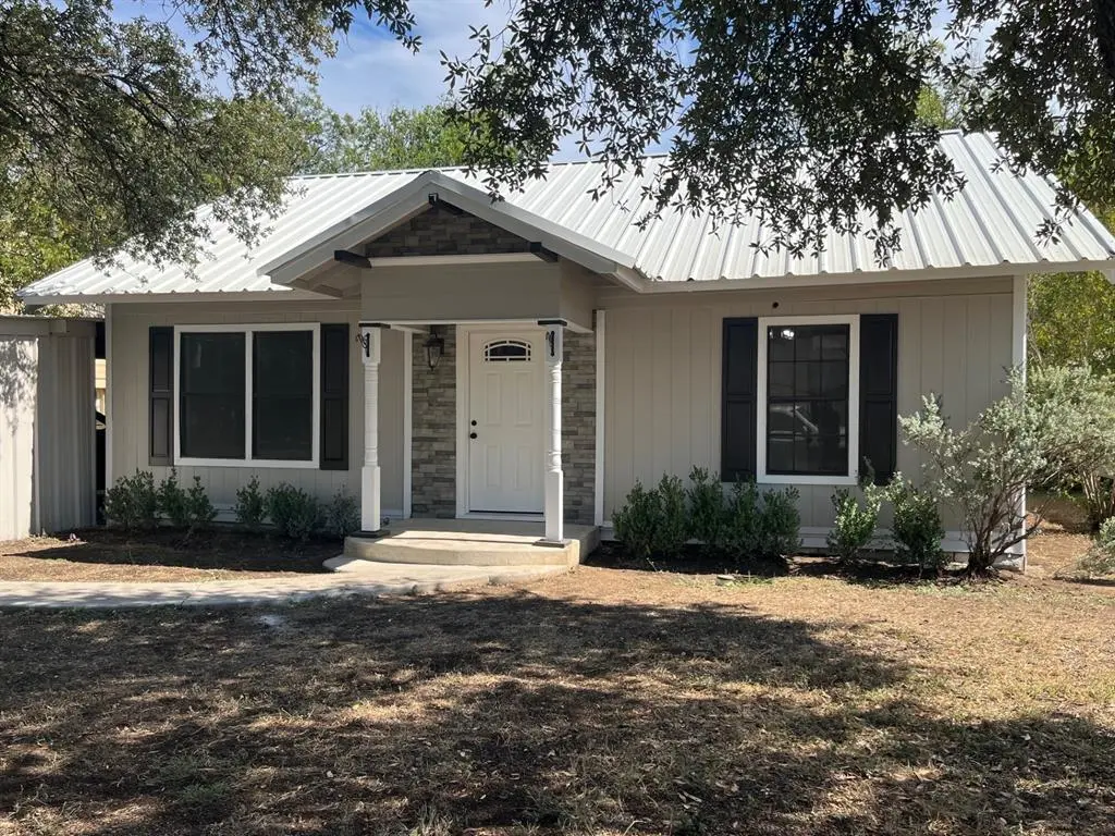 1010 Avenue K, Brownwood, TX 76801