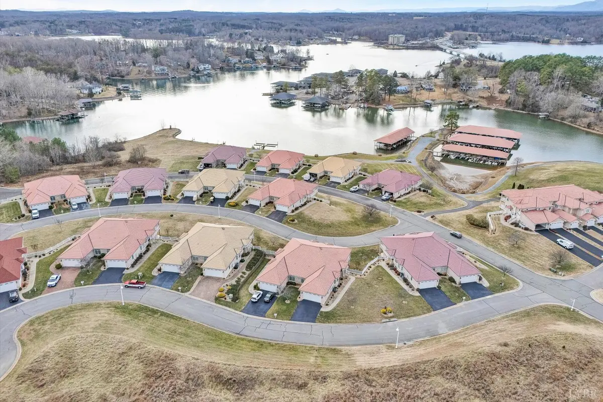 1049 San Marcos CT, Moneta, VA 24121