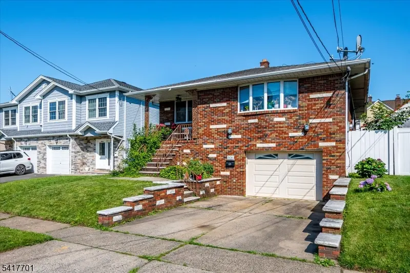 606 Knopf St, Linden City, NJ 07036