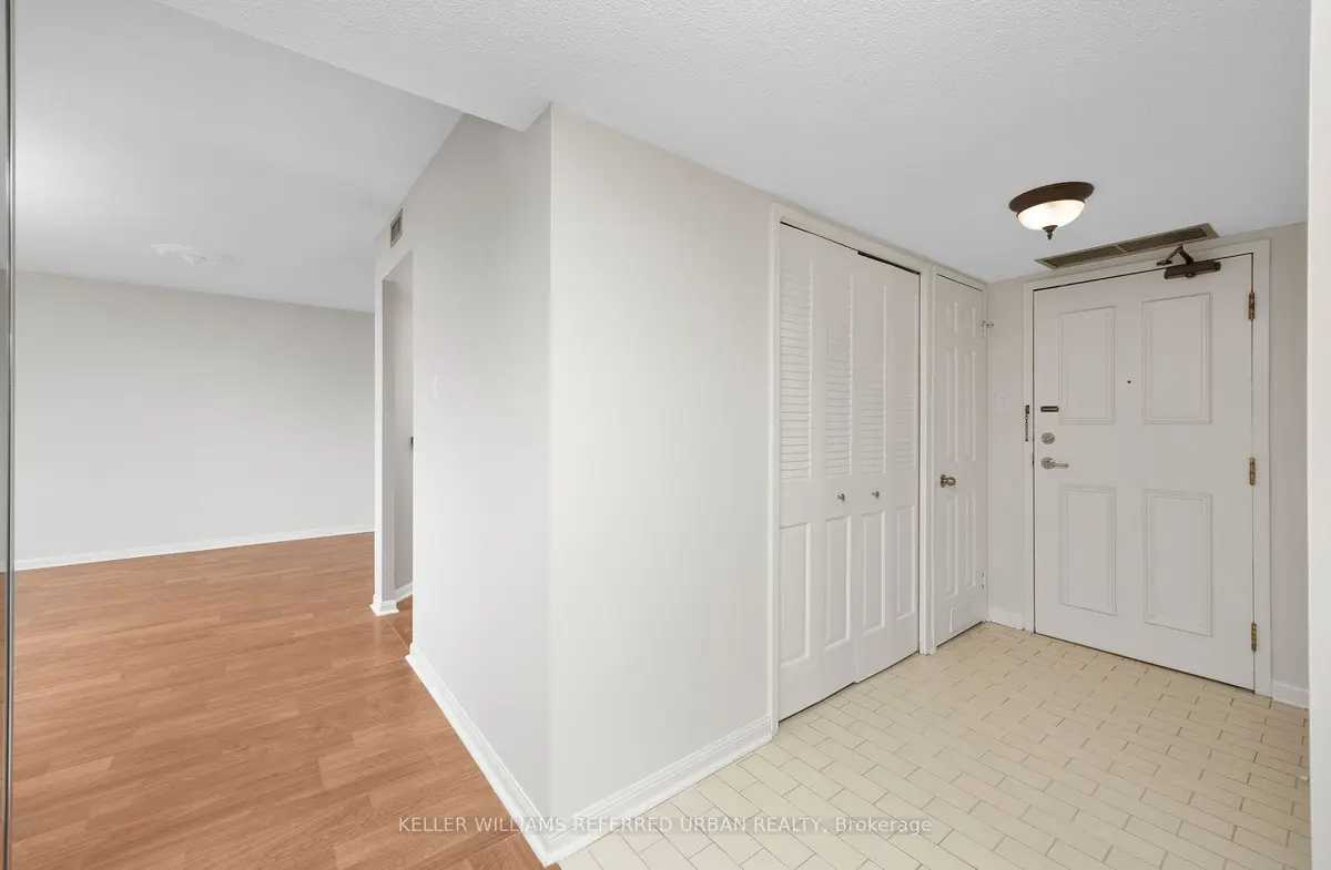 255 The Donway N/A W #522, Toronto C13, ON M3B 3M3