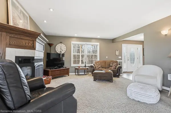 7755 Macedonia LN, Salem Township, MI 48168