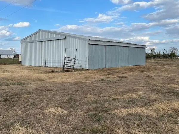 8573 Loop Road, Bellville, TX 77418