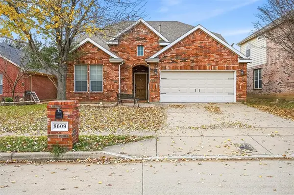 8609 Corral Circle,  Fort Worth,  TX 76244