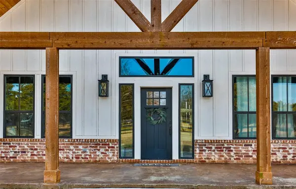 1205 Northshore Lane, Valley View, TX 76272