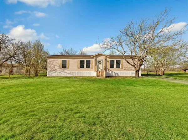 118 Woolard Drive, Alvarado, TX 76009