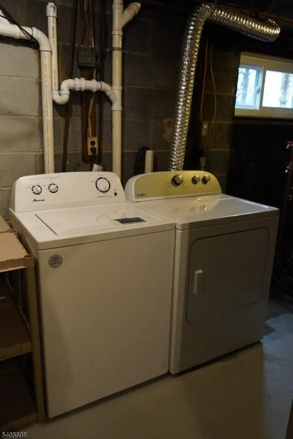 699 Lillian Rd, Mount Arlington Boro, NJ 07850