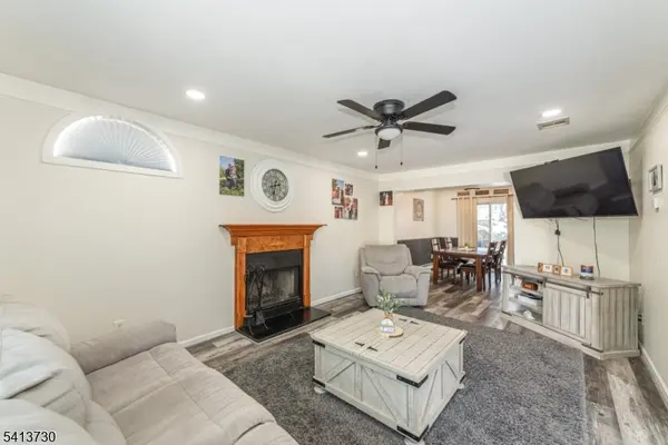 17 Village Dr, Hamburg Boro, NJ 07419