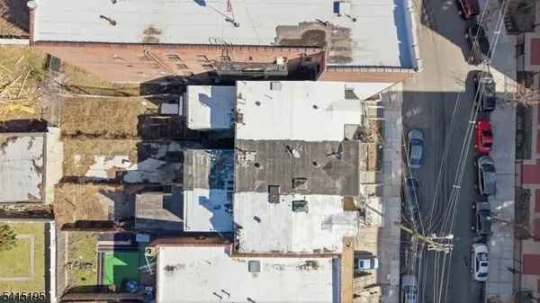 97 Clifton Pl, Jersey City, NJ 07304