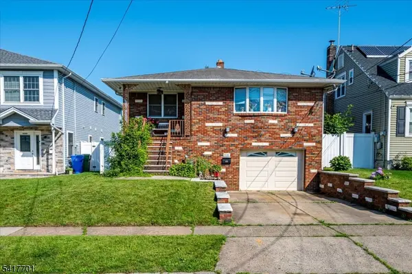 606 Knopf St, Linden City, NJ 07036