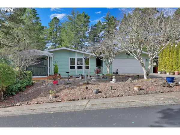 303 MANZANITA DR, Florence, OR 97439
