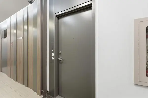 15 Bruyeres Mews #1106, Toronto C01, ON M5V 0A7