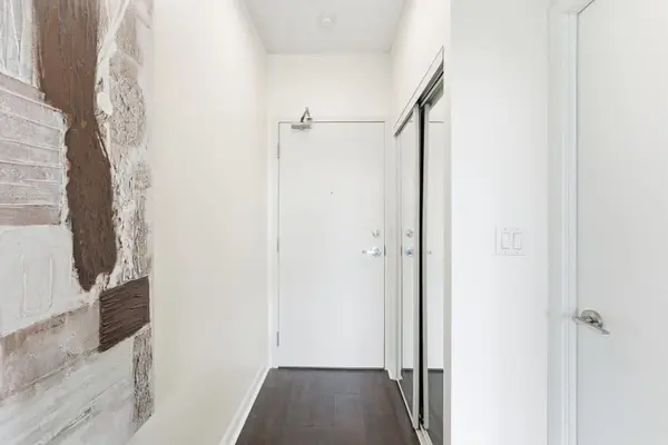 15 Bruyeres Mews #1106, Toronto C01, ON M5V 0A7