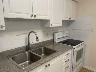 3300 Don Mills RD #1202, Toronto C15, ON M2J 4X7