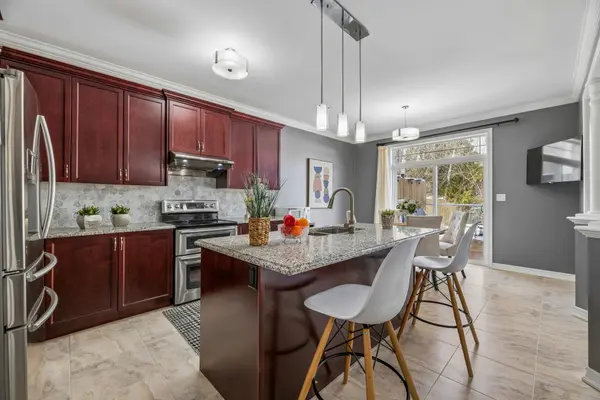 12 Promenade DR, Whitby, ON L1R 0L4