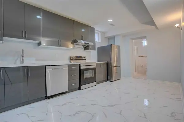 208 Twyn Rivers DR #Bsmt, Pickering, ON L1V 1E4