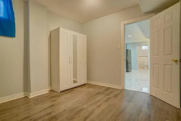 208 Twyn Rivers DR #Bsmt, Pickering, ON L1V 1E4