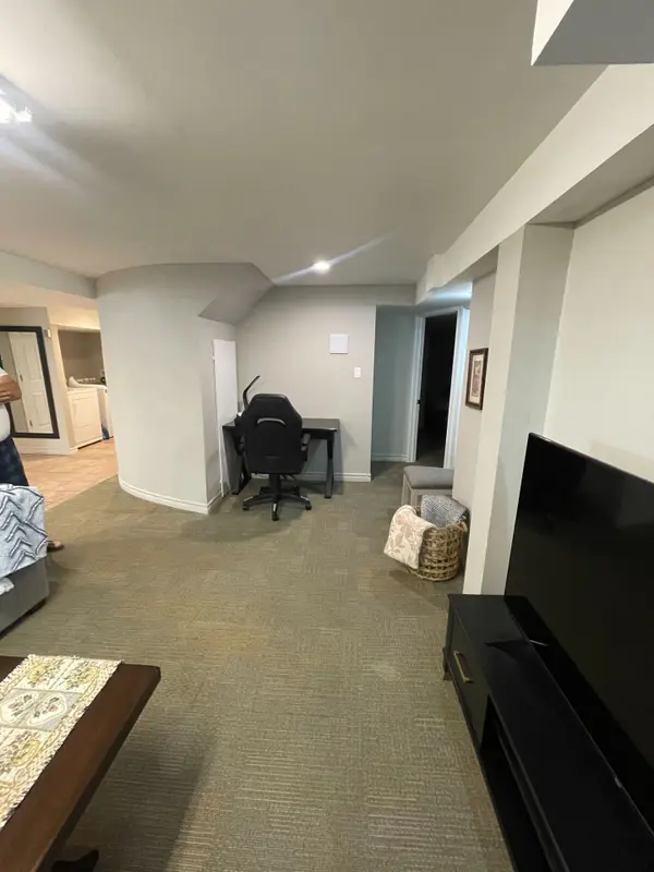 1604 Middleton ST, Pickering, ON L1X 2L3