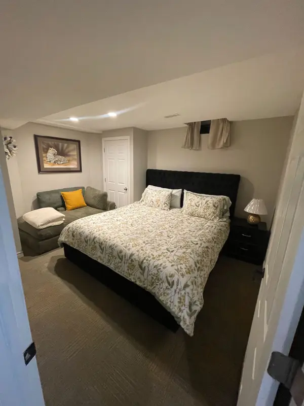 1604 Middleton ST, Pickering, ON L1X 2L3