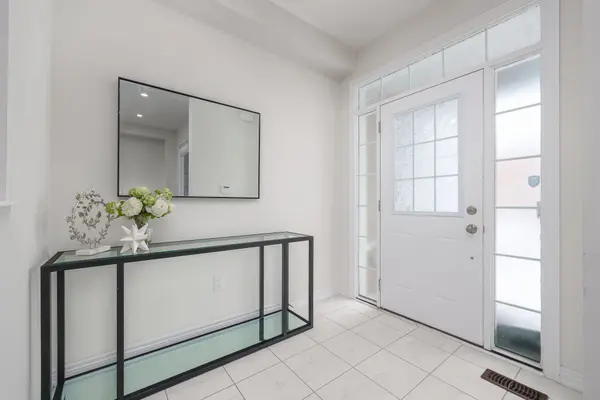 72 Belfry DR, Bradford West Gwillimbury, ON L3Z 0V6