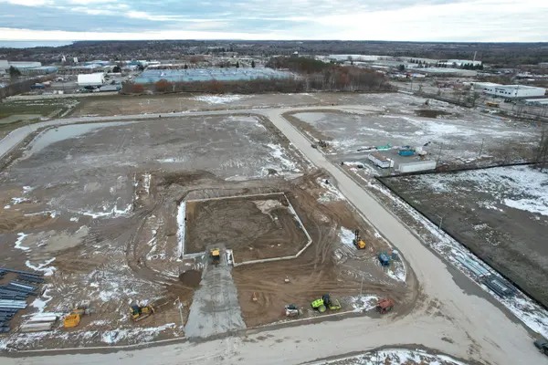 60 Ironstone CRES, Barrie, ON L4N 8M5