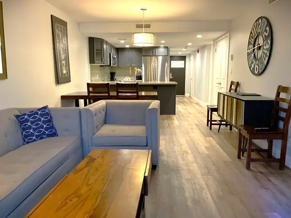 80 Horseshoe BLVD #101, Oro-medonte, ON L4M 4Y8