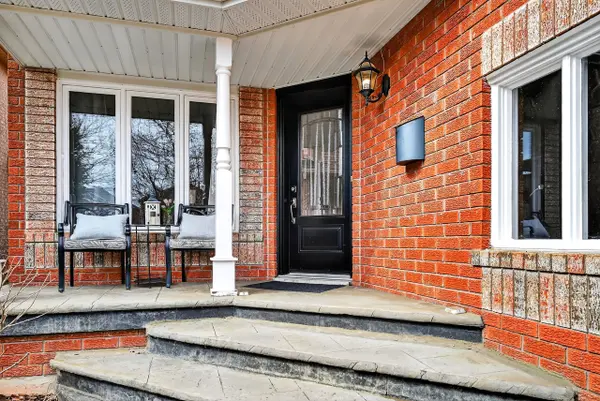 17 Chester CRES, Halton Hills, ON L7G 5W5