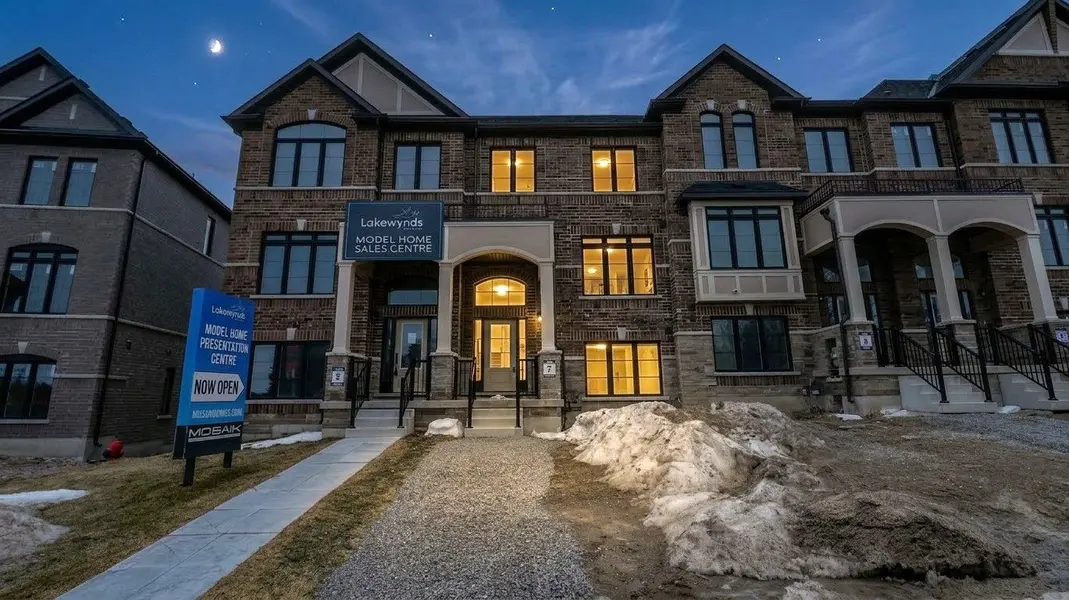 1225 Corm ST #(Unit 7), Innisfil, ON L9S 4T9