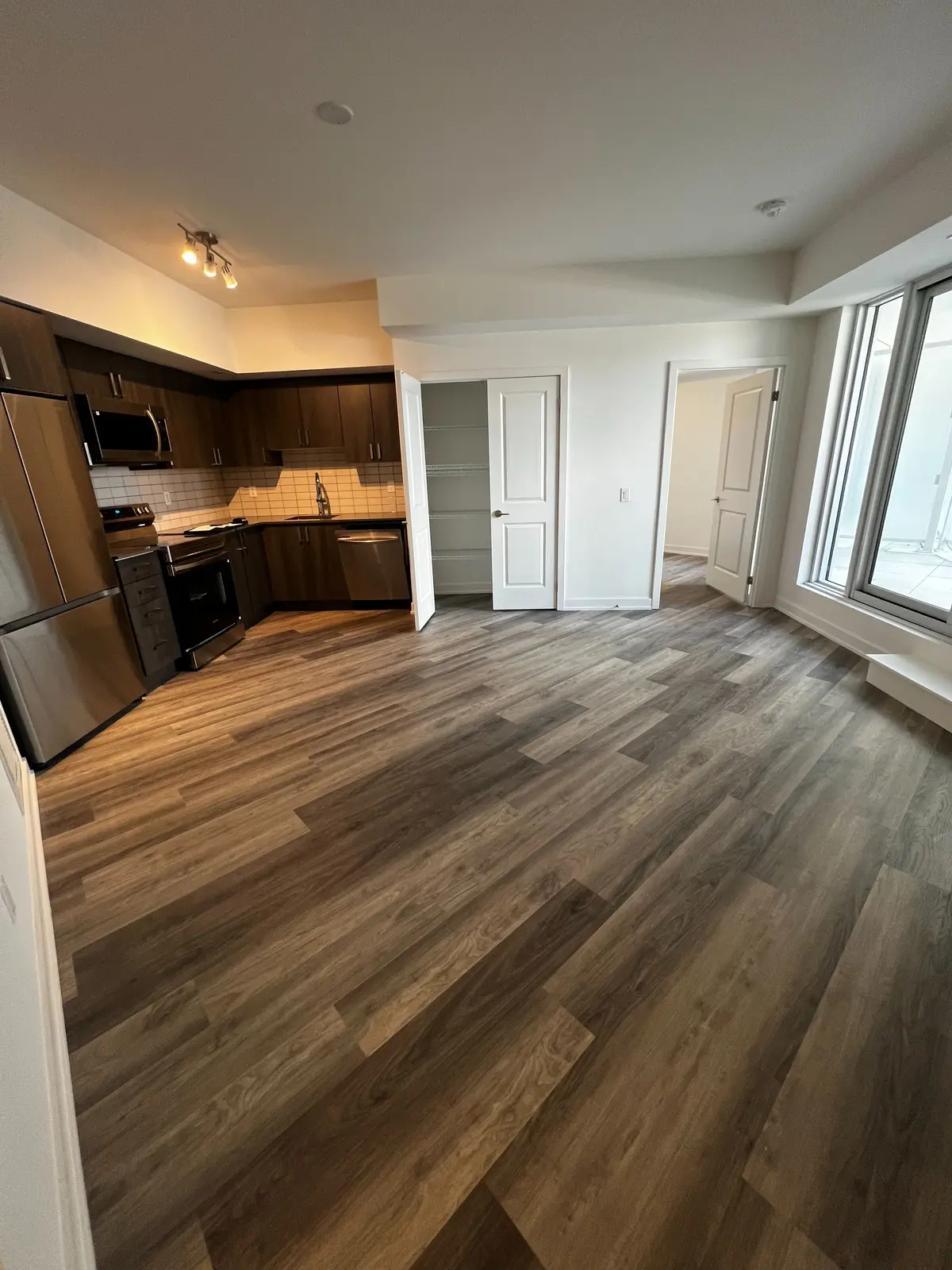 1010 SANDY BEACH RD #217, Pickering, ON L1W 0C7