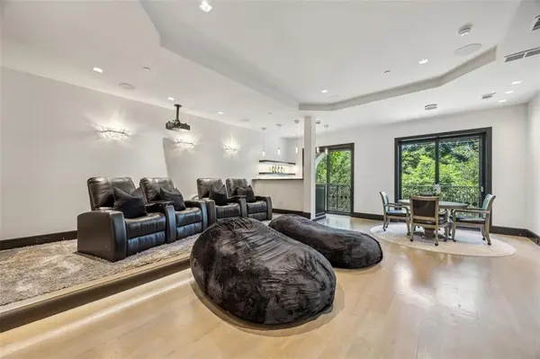 2210 Boll Street, Dallas, TX 75204