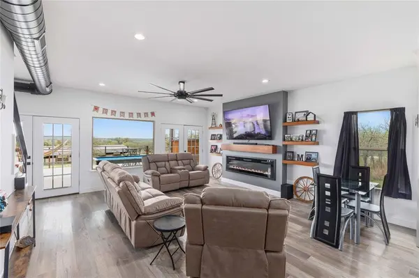 115 Comanche Vista Drive, Comanche, TX 76442