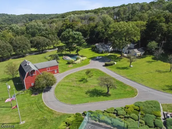 75 Roxiticus Rd, Mendham Twp., NJ 07931