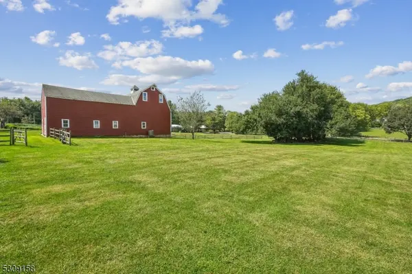 75 Roxiticus Rd, Mendham Twp., NJ 07931