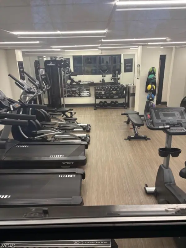 821 Jersey Ave #1L, Elizabeth City, NJ 07202